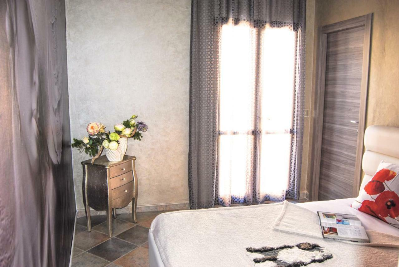 Il Cortile Bed and Breakfast Bra Buitenkant foto