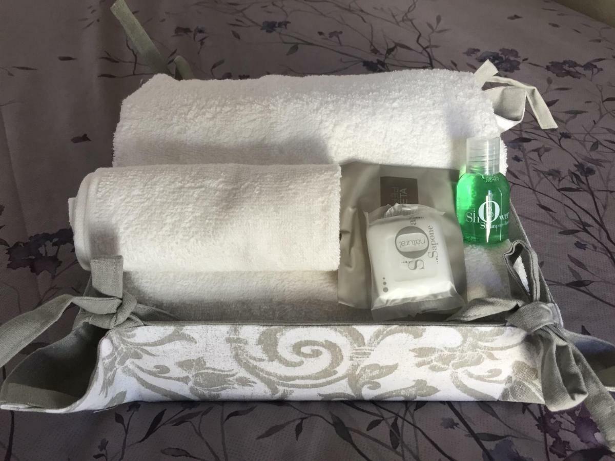 Il Cortile Bed and Breakfast Bra Buitenkant foto