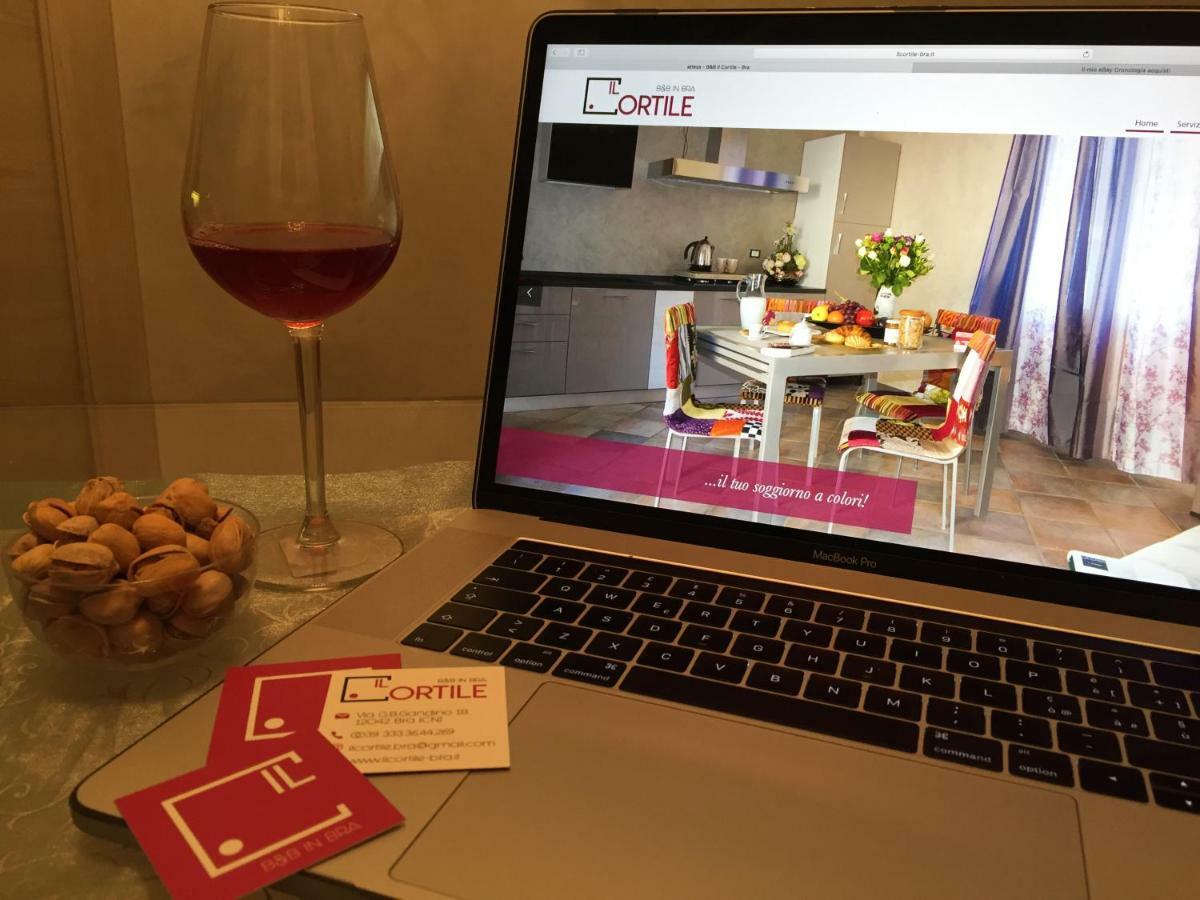 Il Cortile Bed and Breakfast Bra Buitenkant foto