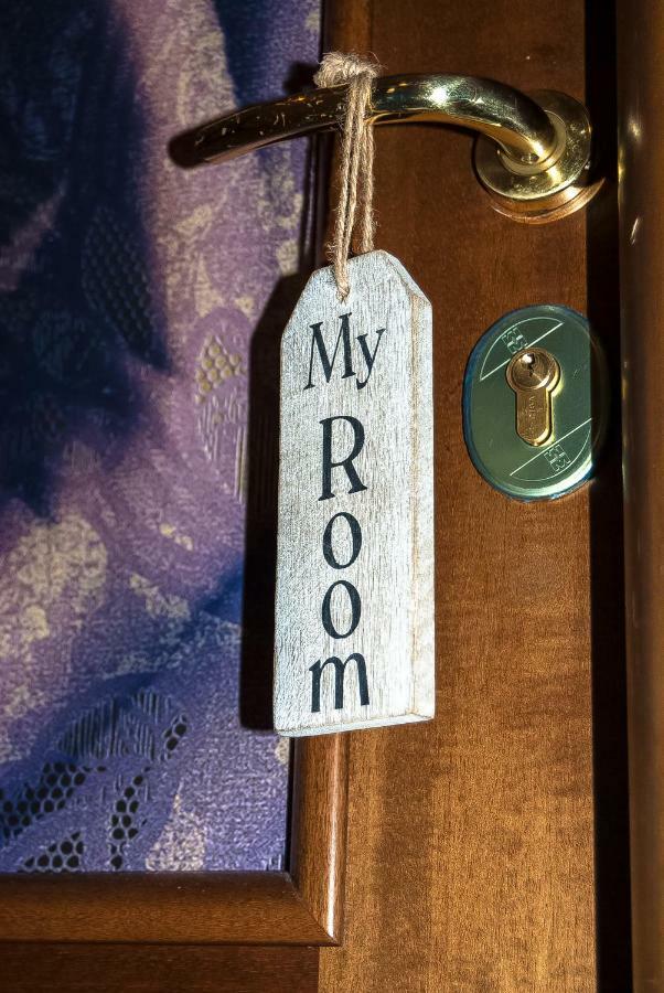 Il Cortile Bed and Breakfast Bra Buitenkant foto