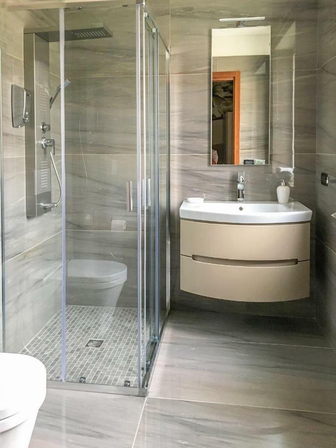 Il Cortile Bed and Breakfast Bra Buitenkant foto