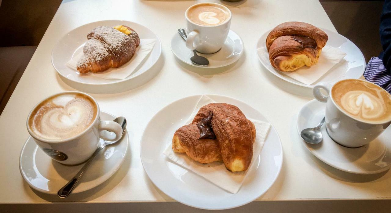 Il Cortile Bed and Breakfast Bra Buitenkant foto